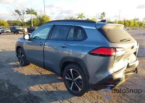 2025 Toyota Corolla Cross Hybrid Xse z USA, uszkodzony, nr VIN 7MUFBABG3SV089265